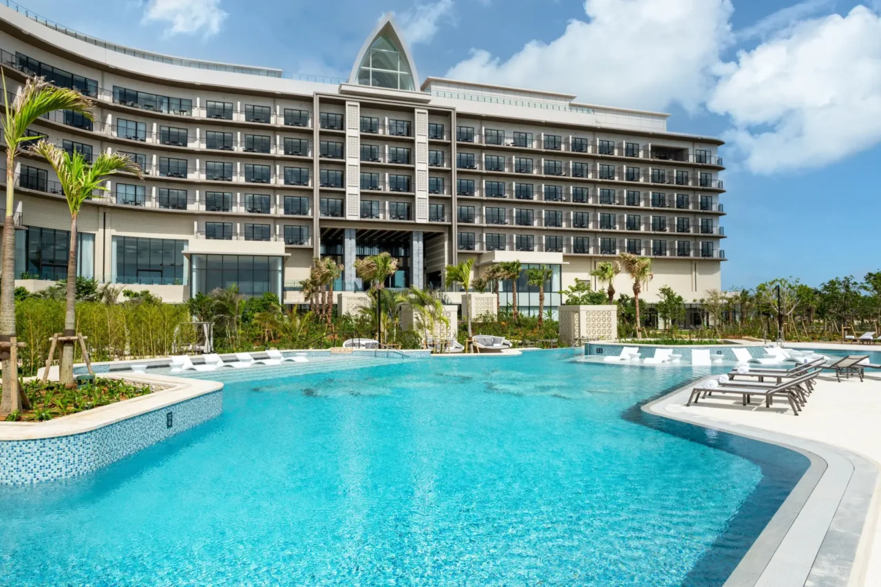 ヒルトン沖縄宮古島リゾート 期間限定 「屋外温水プール」