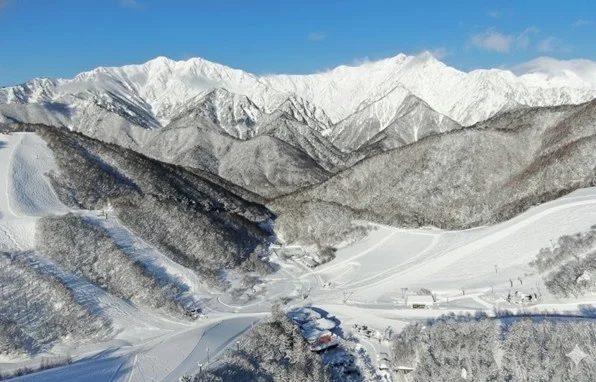 【鹿島槍スキー場】2025-26シーズン新展開！　中綱チケットセンター改装やSKIOSK®導入でより快適なスキー場へ