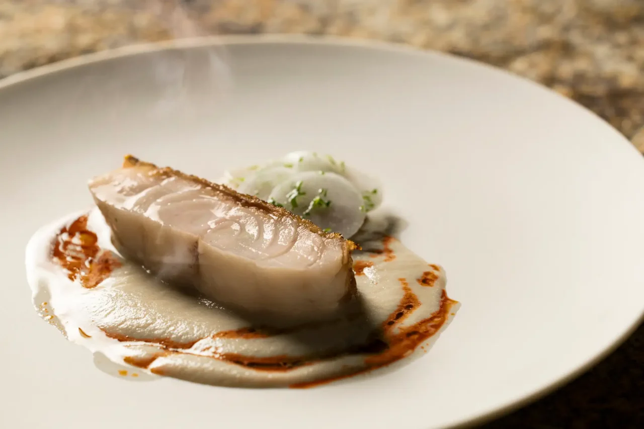 星のや東京に学ぶ、郷土料理の「再構築」と食の体験価値向上