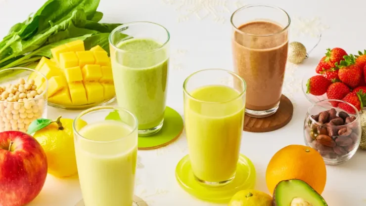 「みかん」「ゆず」「いちご」「ほうれん草」などをふんだんに使用した冬のスムージー全4種