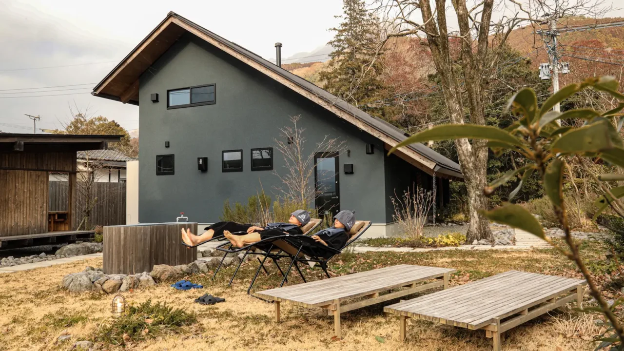 五感でほどける「冬サウナ」体験を｜季節限定の香りを楽しむ本格薪サウナをCOCO VILLA 湯布院で