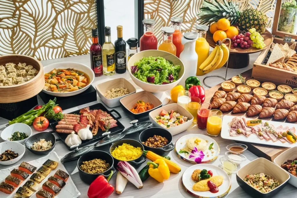 約150種類の和洋ビュッフェによる「パワーブレックファスト」