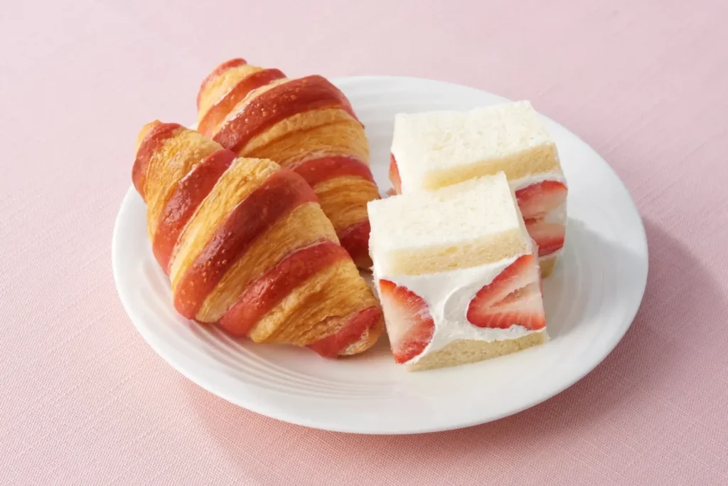 いちごクロワッサン／丸ごといちごサンドウィッチ