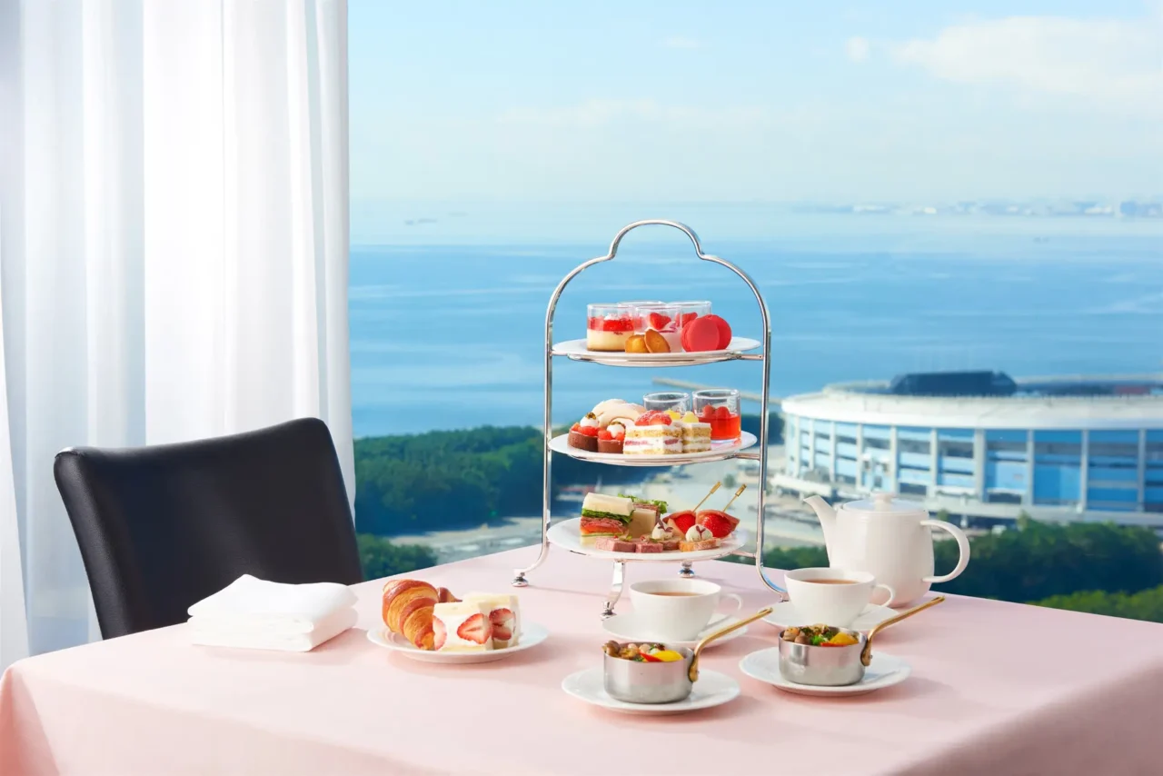 いちごアフタヌーンティー&ステイで叶える客室いちご体験｜ホテル向け