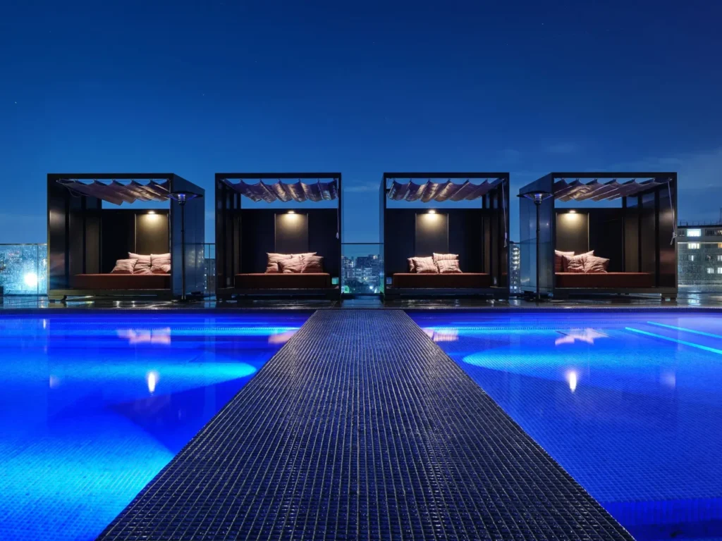 屋上インフィニティプール(ガゼボ)