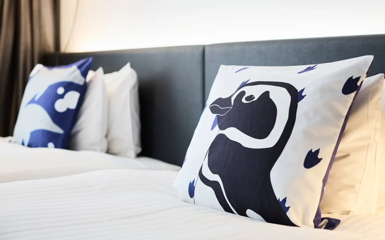 ホテルインターゲート大阪 梅田のアートルームに学ぶ産学連携戦略