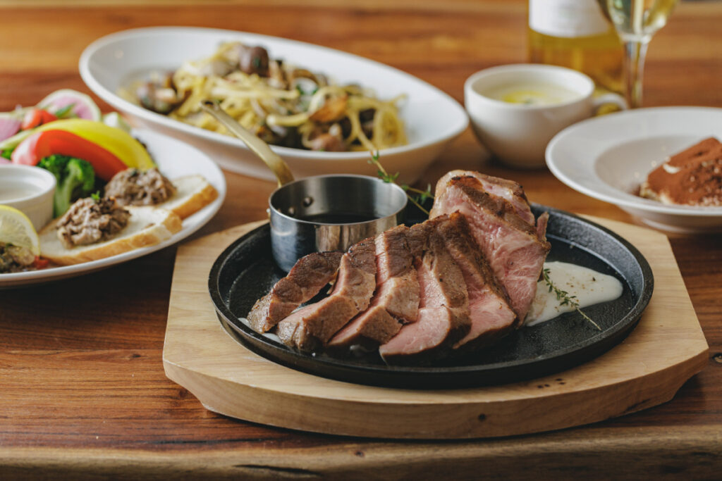 地産食材を贅沢に使った夕食