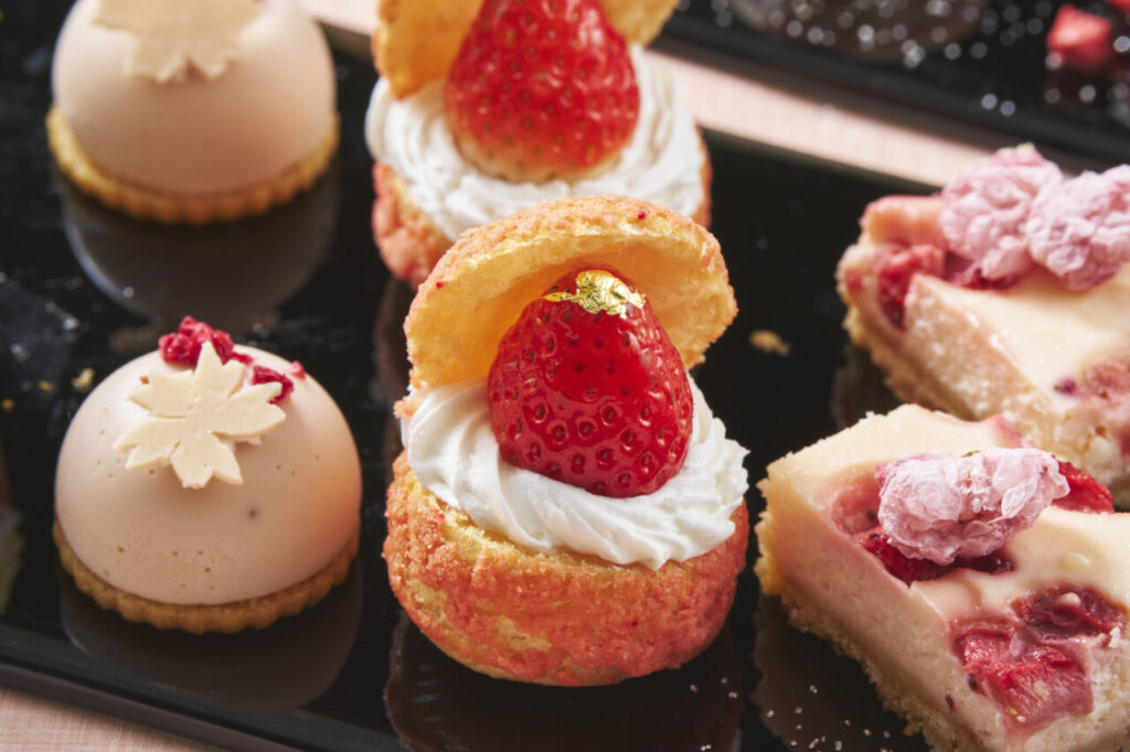 なまいちごのプティ・シュークリーム