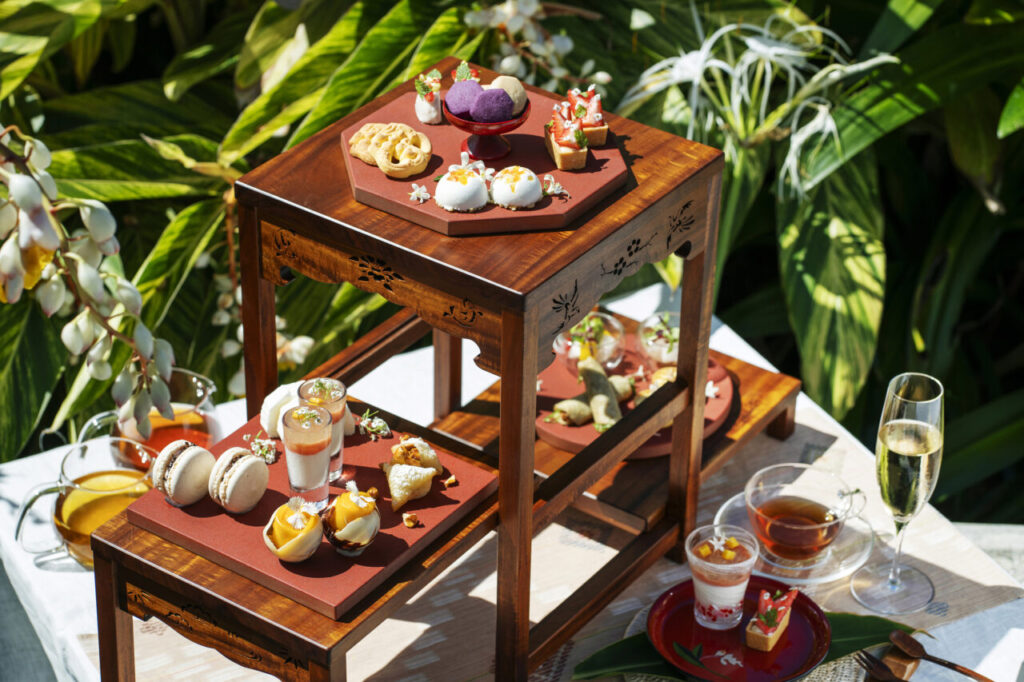 菓子を積み上げる琉球王朝時代の「盛菓子」から着想を得たアフタヌーンティー