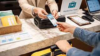 手ぶら観光を推進！国土交通省・観光庁施策を宿泊業の方向けに解説