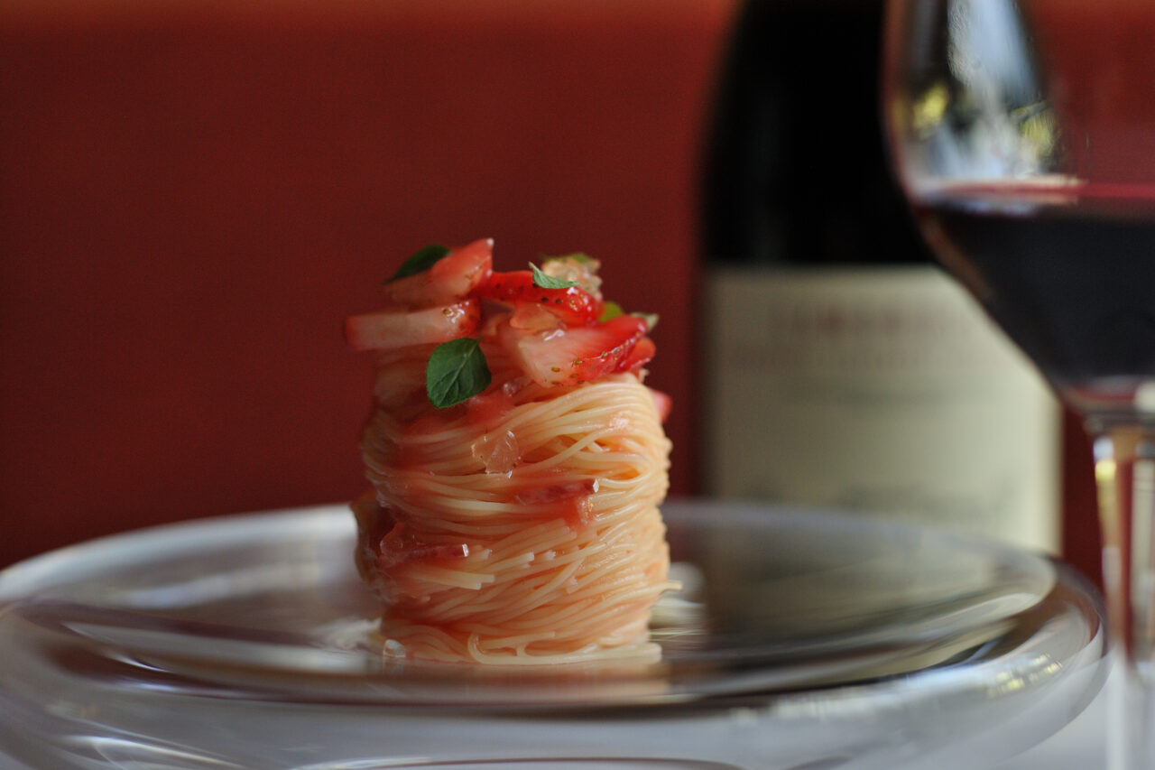 苺の香りや味わいを堪能できるパスタ「苺のカペッリーニ」