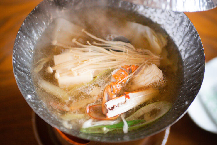 朝食の「タラとカニの鍋」もほかほかで身体が温まると大人気