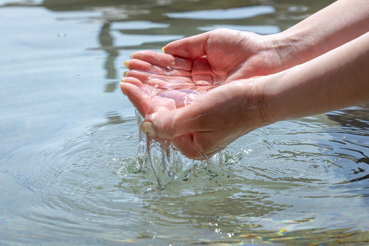 庚申の湯特有のとろみは柔らかで心地よい肌触り