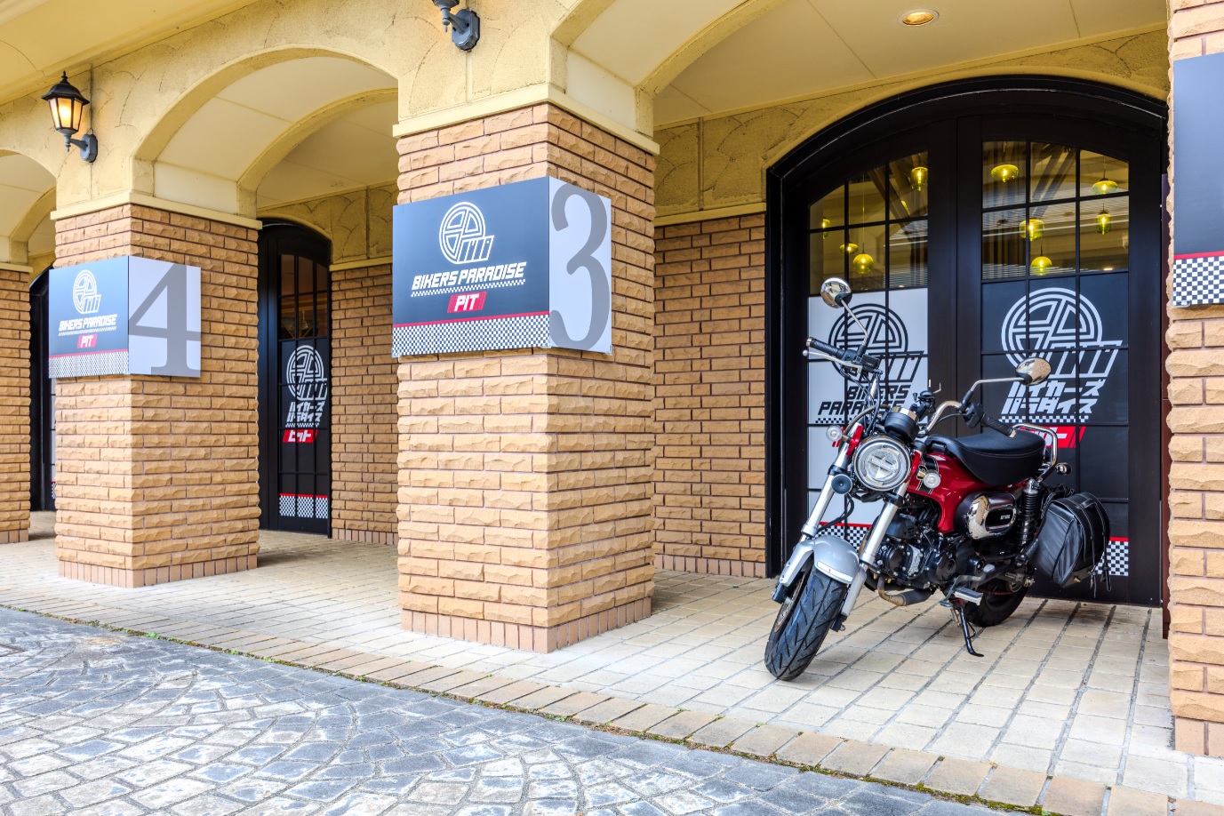 箱根小涌園ユネッサンのバイクピット新設が示す、日帰り回遊と宿泊送客の作り方