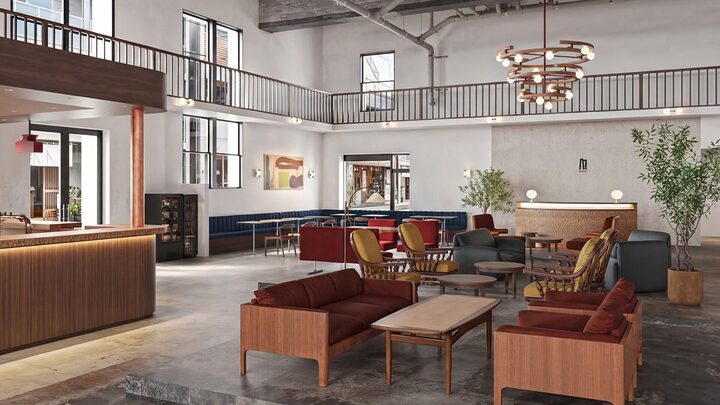 Arbor Onomichi 1階ラウンジ全景（旧中国銀行尾道支店）