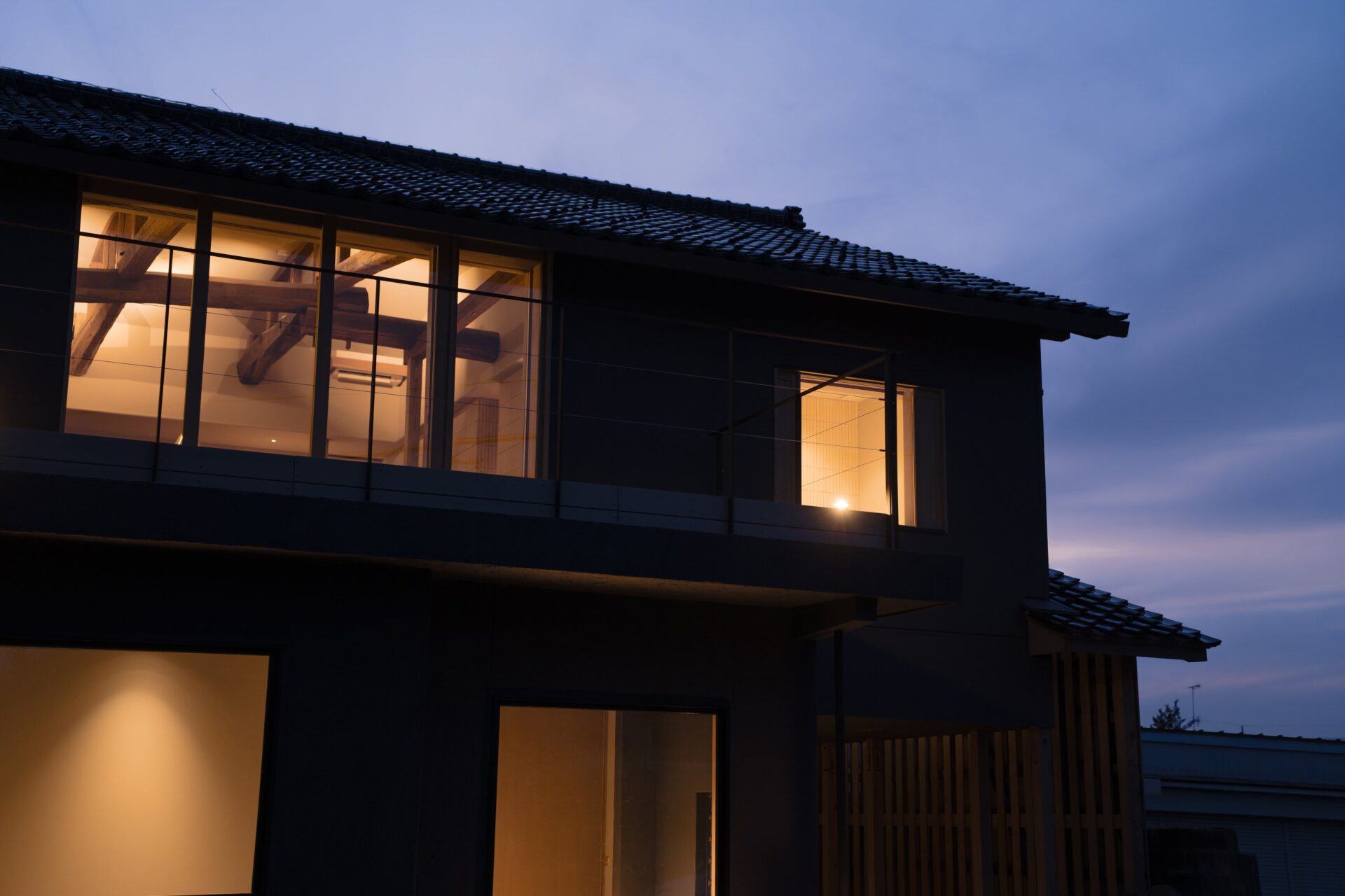 Bed and Craft OUKA 夜の木造空間