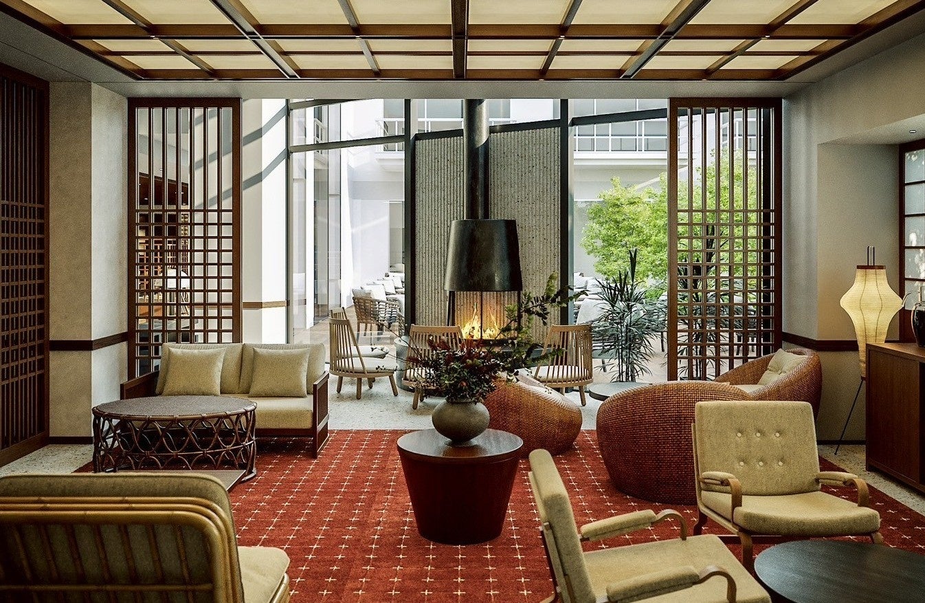 木の温もりとやわらかな灯りに包まれたラウンジ