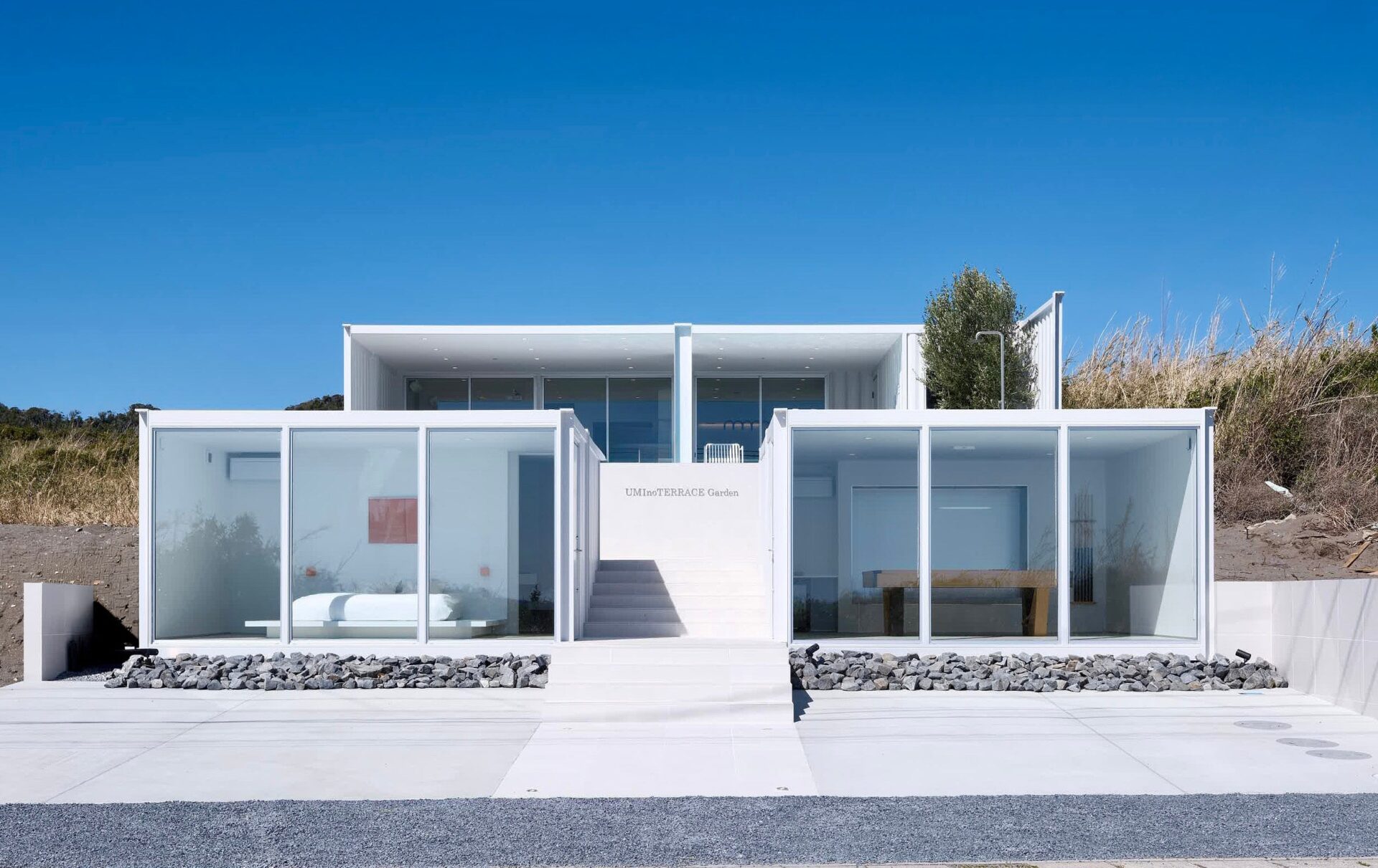 UMInoTERRACE Garden 外観・全天候型テラス温水プール