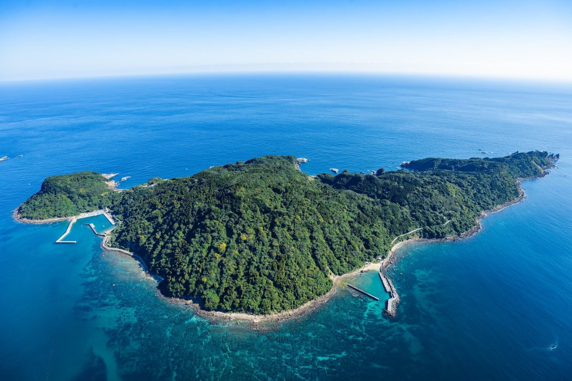 HINATA大島が予約開始、日南の無人島リゾートに見る高付加価値滞在の設計
