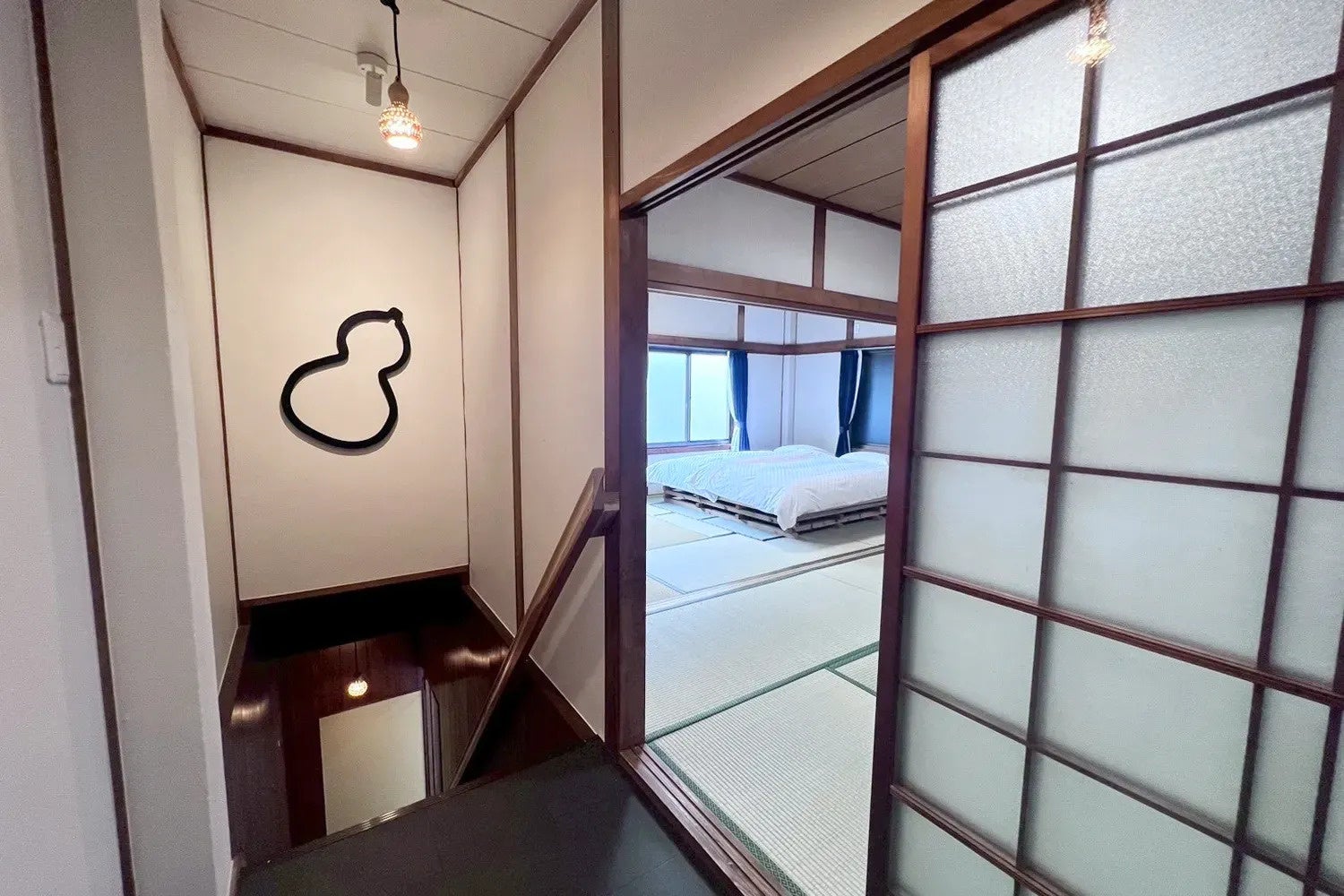 口熊野ひょうたん宿 ひょうたん意匠の階段と和室