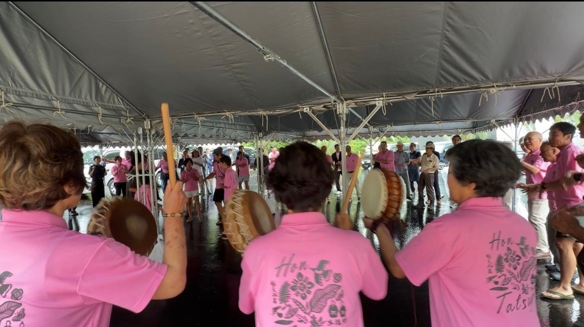本龍郷集落の皆さまによる伝統芸能八月踊りの披露