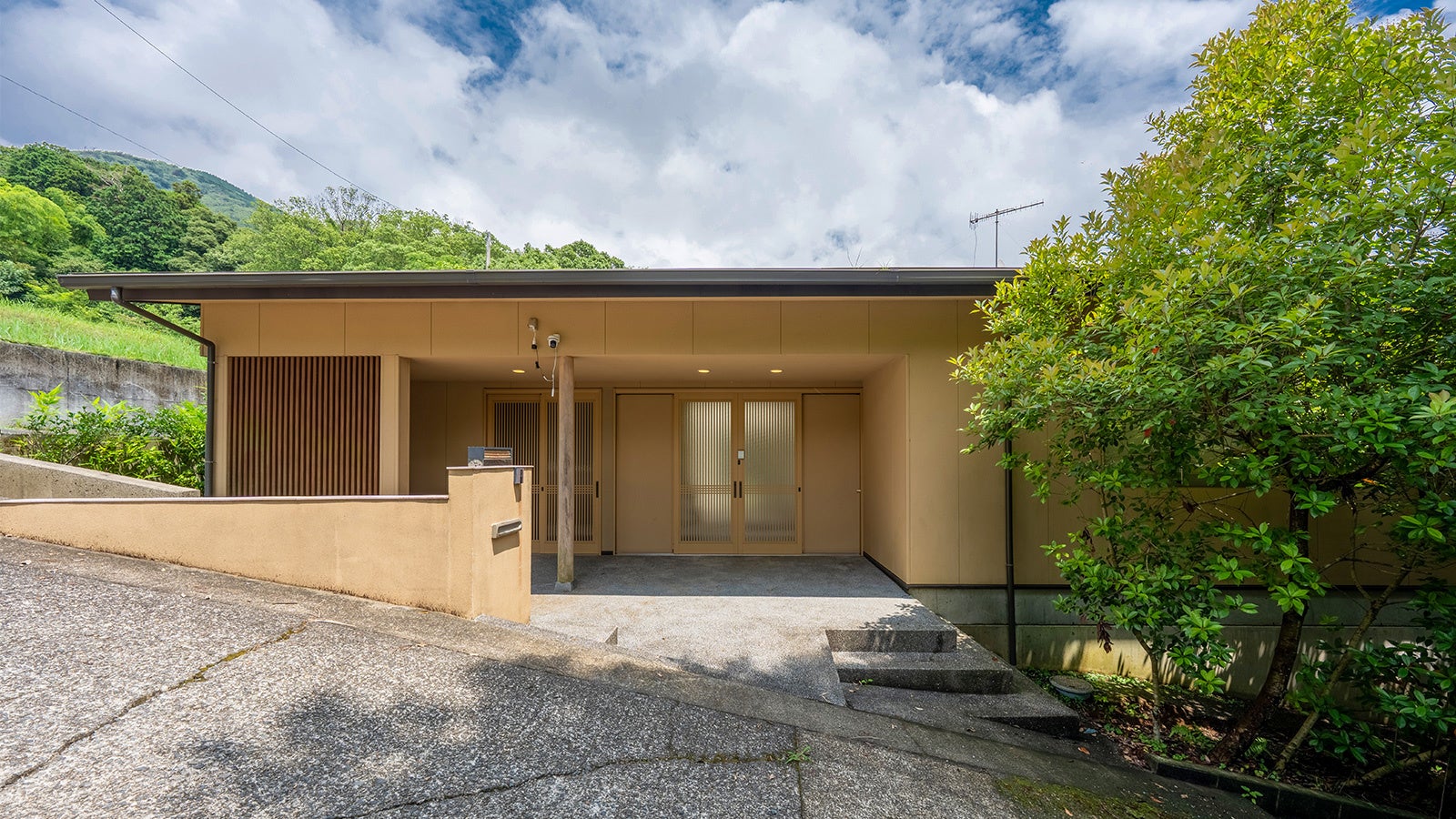 COCO VILLA 湯河原温泉 玄関